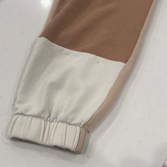 Hollister Tan and Cream Ultra High Rise Patchwork Joggers - Picture 6 of 12